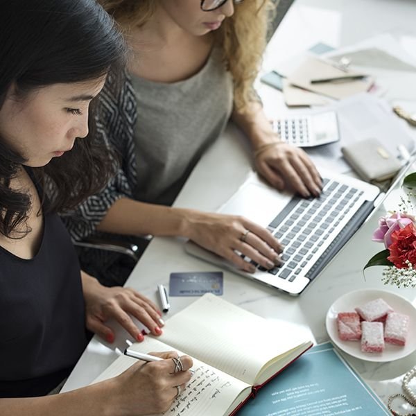 Enhance Your Writing: 5 Grammar Checkers for Error-Free Content